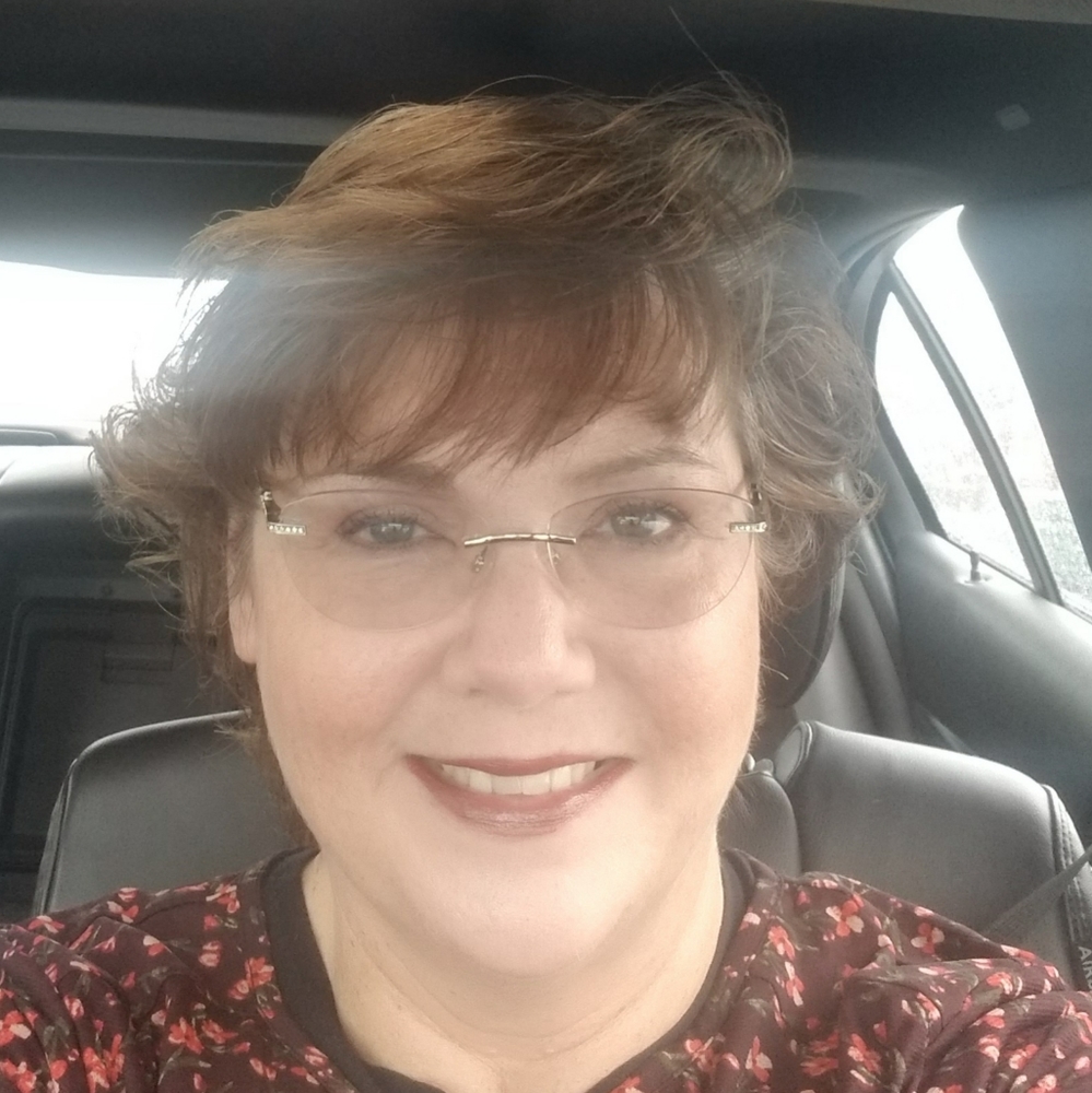 Meet your Posher, Debbie 🥰Posh Ambassador 🥰